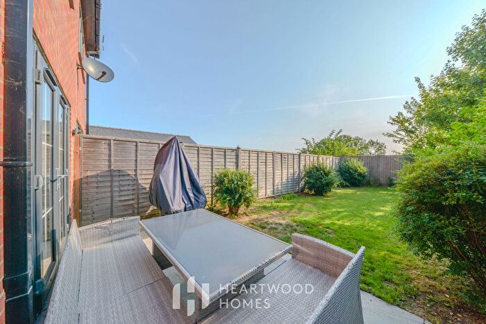 3 Bedroom Semi-Detached House For Sale In Crescent Gardens, St Albans, AL4