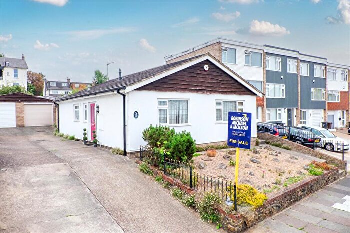 2 Bedroom Bungalow For Sale In Elmfield Close, Gravesend, Kent, DA11