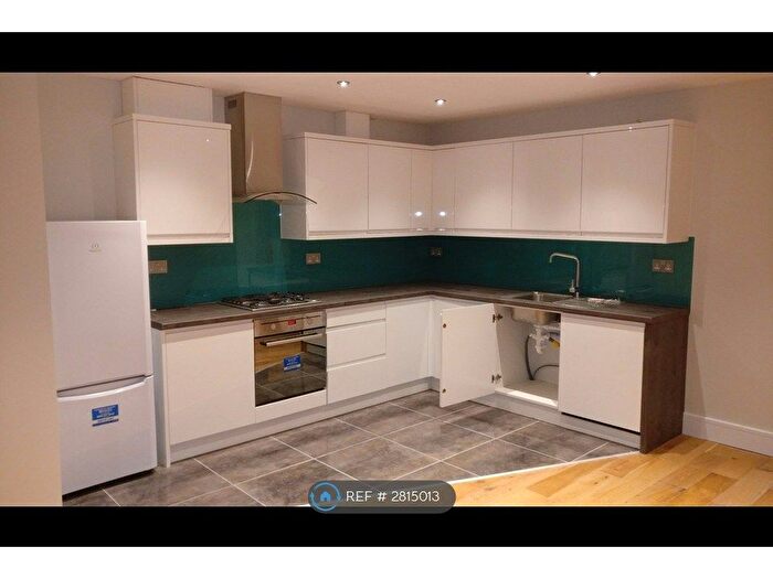 2 Bedroom Flat To Rent In Wolverton Square, Basingstoke, RG21