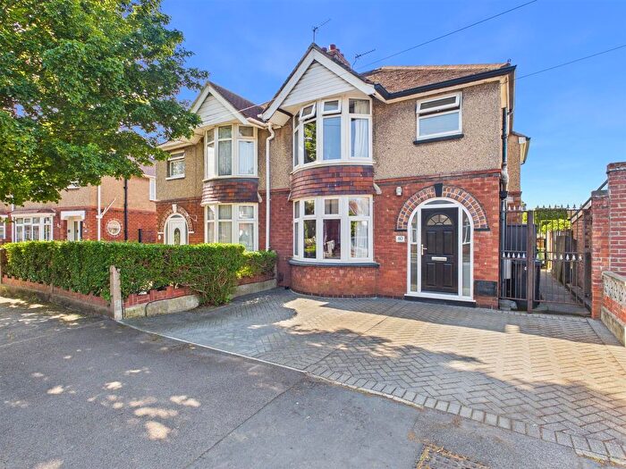 3 Bedroom Semi-detached House For Sale In Windermere Road, Longlevens, Gloucester, GL2