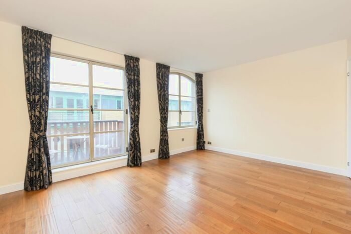 3 Bedroom Flat To Rent In Queen Elizabeth Street, London, SE1