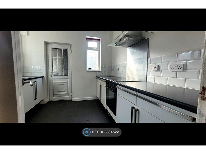 3 Bedroom Semi-Detached House To Rent In Wordsworth Avenue, Doncaster, DN4