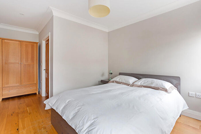 1 Bedroom Flat For Sale In Frances Road, Windsor, SL4