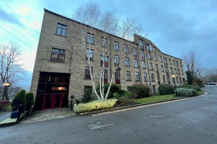 2 Bedroom Flat To Rent In Garden Street North, Halifax, HX3