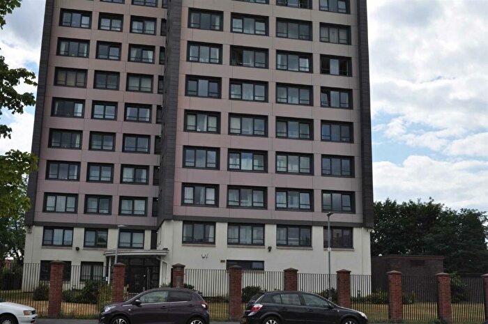 1 Bedroom Flat To Rent In Pennine Court, Macclesfield, SK10