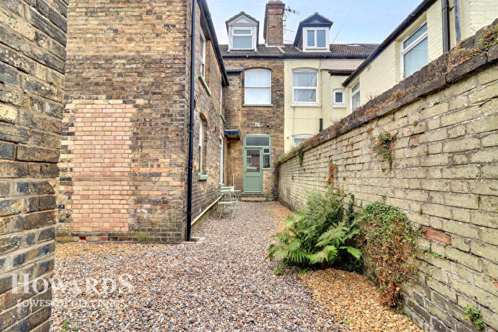 2 Bedroom Flat To Rent In Cleveland Road, Lowestoft, NR33
