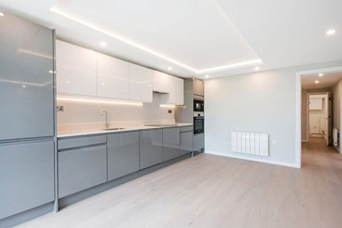 2 Bedroom Flat To Rent In Fair Acres, Bromley, BR2