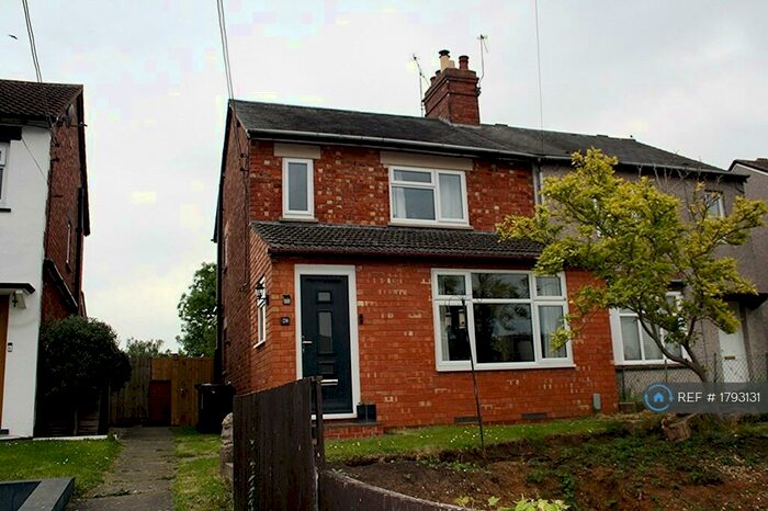3 Bedroom Semi-Detached House To Rent In Brockhall Road, Flore, Northampton, NN7