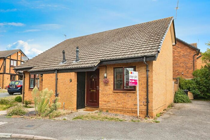 1 Bedroom Semi-Detached House For Sale In Ratby Close, Lower Earley, Reading, RG6