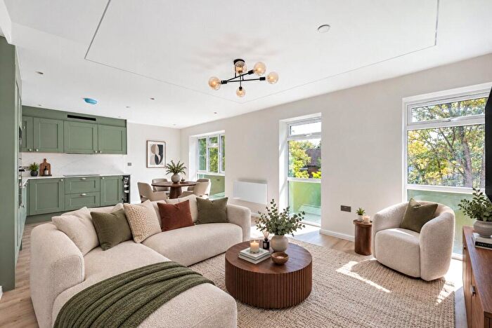 2 Bedroom Flat For Sale In Eaton Road, Sutton, SM2