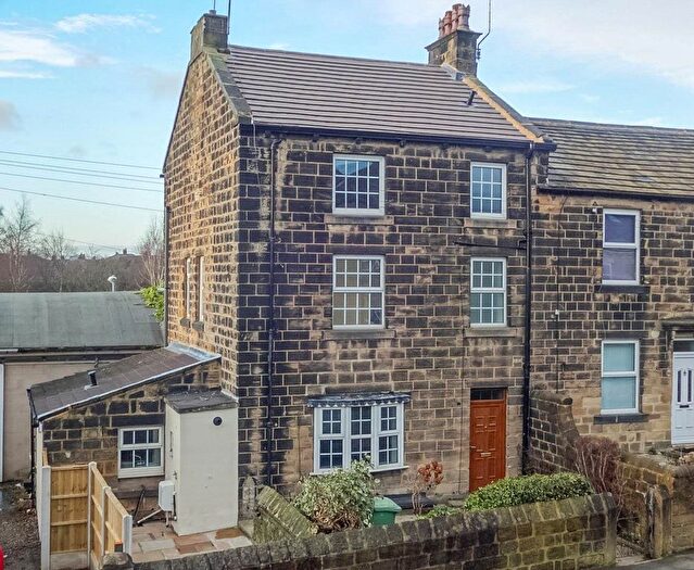 2 Bedroom End Of Terrace House To Rent In Henshaw Lane, Yeadon, Leeds, West Yorkshire, LS19