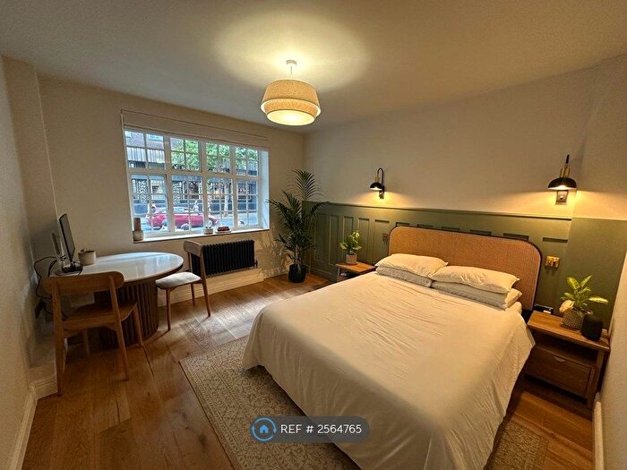 Studio To Rent In Russell Court, London, WC1H