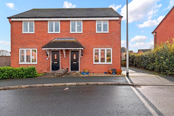3 Bedroom Semi-Detached House For Sale In Underhill Way, Bishops Tachbrook, Leamington Spa, CV33