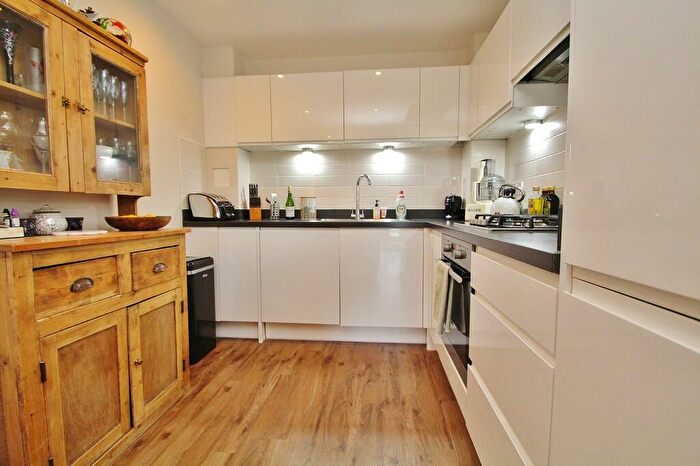 1 Bedroom Apartment To Rent In Red Lion Road, Surbiton, KT6