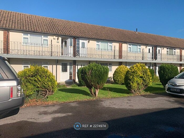 1 Bedroom Flat To Rent In Spanish Court, Burgess Hill, RH15