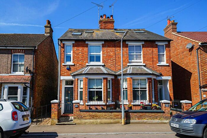 3 Bedroom Semi-Detached House For Sale In Rothschild Road, Wing, Leighton Buzzard, LU7