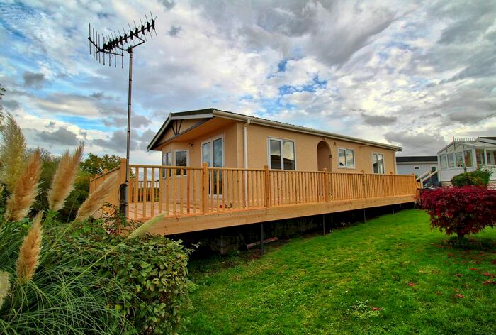 2 Bedroom Mobile/park Home For Sale In Sinton Green, Hallow, Worcester, WR2