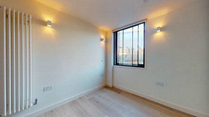 Studio To Rent In George Street, Luton, LU1