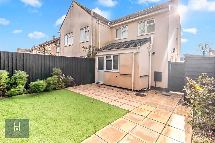 1 Bedroom Flat For Sale In Windsor Drive, Yate, BS37