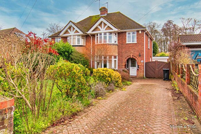 3 Bedroom Semi Detached House For Sale In Redhatch Drive, Earley, Reading, RG6