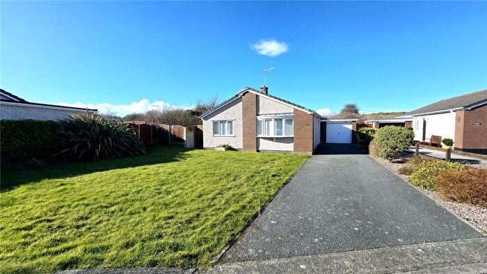 3 Bedroom Bungalow For Sale In Nant Y Felin, Holyhead, Isle Of Anglesey, LL65