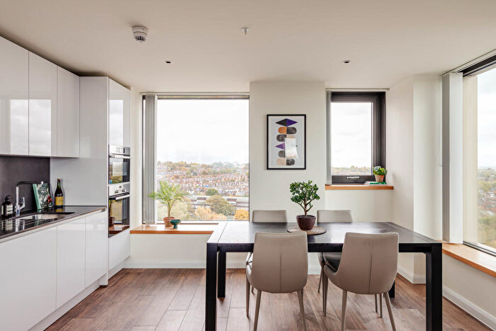 2 Bedroom Apartment To Rent In Junction Rd, London, N19