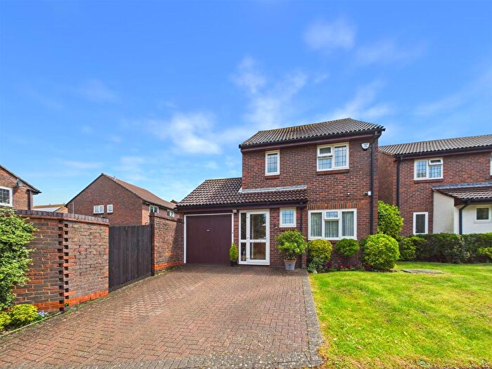 3 Bedroom Detached House For Sale In Blossom Close, South Croydon, CR2