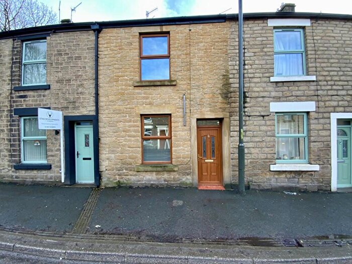 2 Bedroom Terraced House To Rent In Sheffield Road, Glossop, SK13
