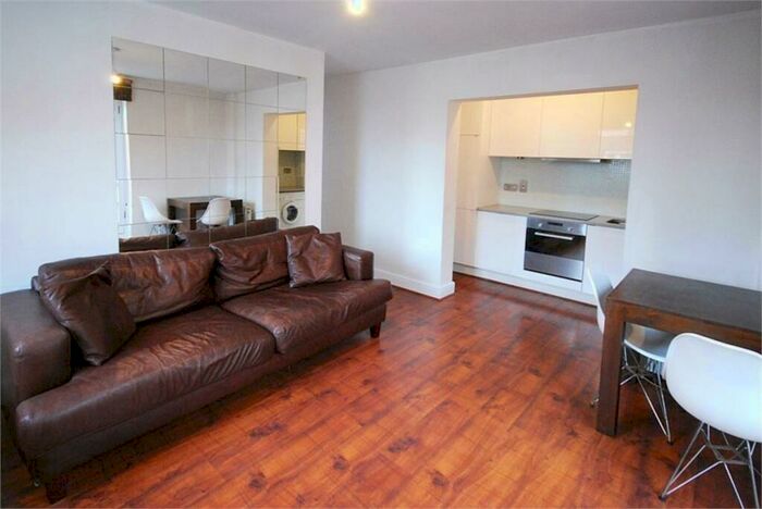 1 Bedroom Flat To Rent In Academy Court, Bethnal Green, E2