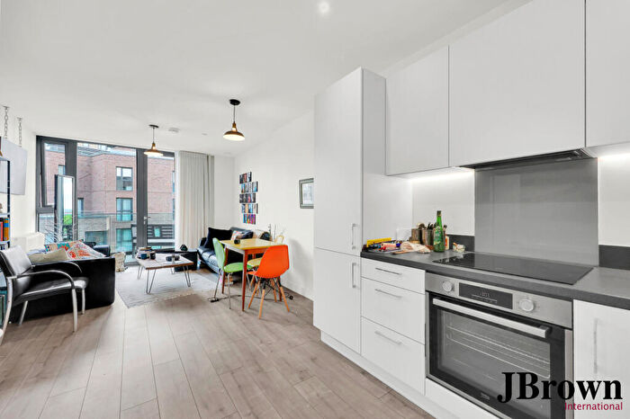 1 Bedroom Apartment For Sale In Willowbrook House, London, London, London, N4
