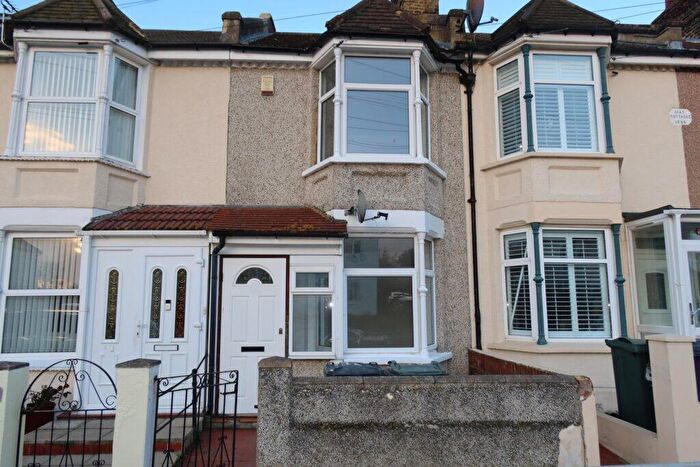 2 Bedroom Terraced House To Rent In Knockhall Chase, Greenhithe, – Bedroom Terraced House, DA9