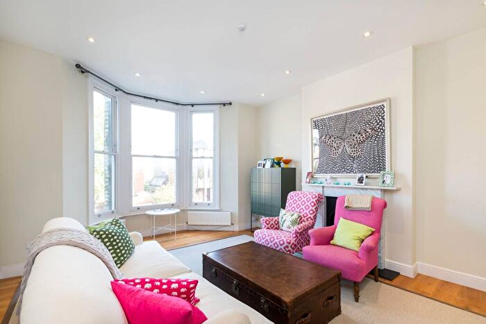 2 Bedroom Flat To Rent In Chelsea, Chelsea, London, SW10