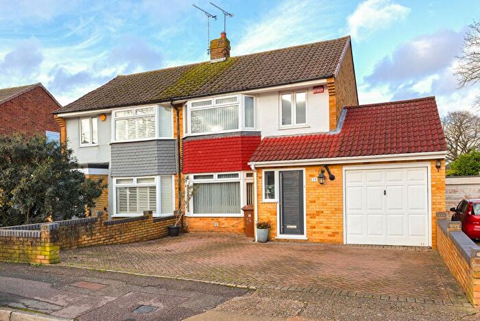 4 Bedroom Semi-Detached House For Sale In Lynton Drive, Lordswood, Chatham, ME5