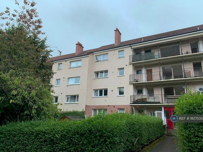 3 Bedroom Flat To Rent In Corlaich Drive, Glasgow, G42