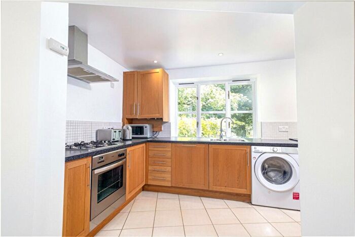 2 Bedroom Duplex To Rent In Highgate High Street, Highgate, London, N6