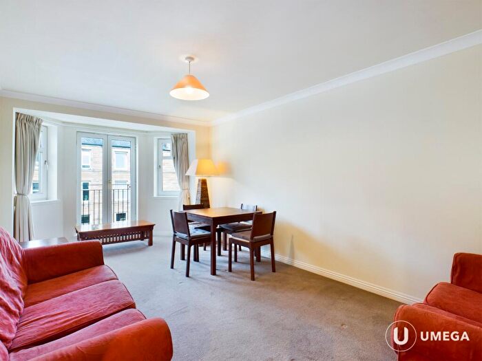 2 Bedroom Apartment To Rent In Sinclair Gardens, Edinburgh, EH11