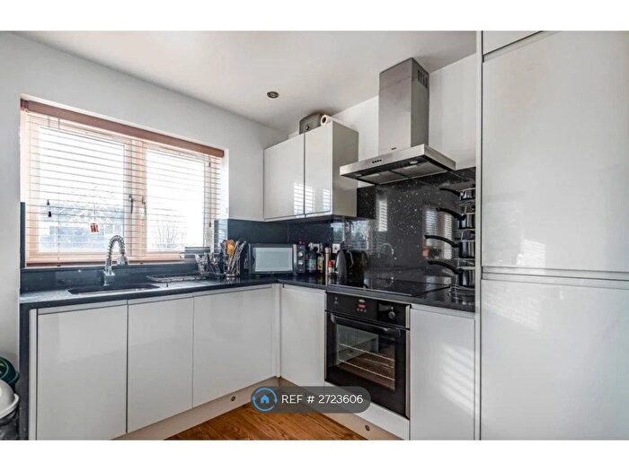 1 Bedroom Flat To Rent In Raven Square, Alton, GU34