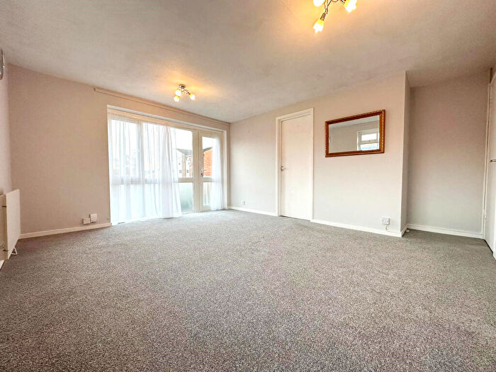 1 Bedroom Flat To Rent In Meldrum Close, Orpington, BR5