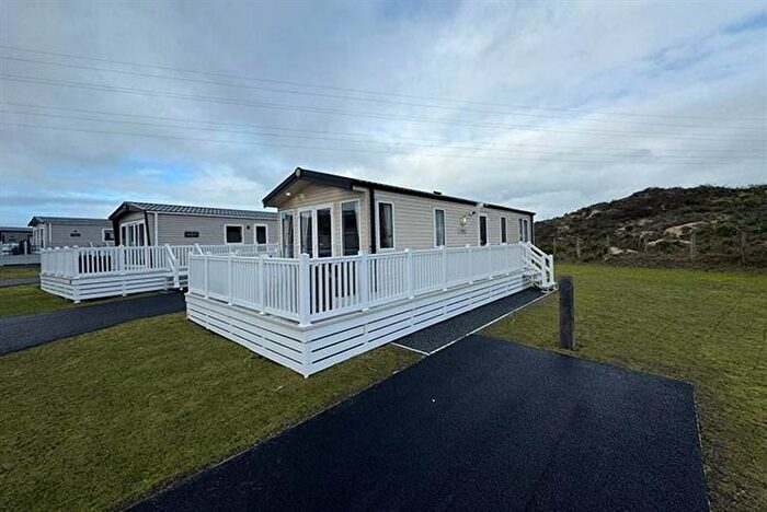 2 Bedroom Park Home For Sale In Loggans Road, Loggans, Hayle, TR27