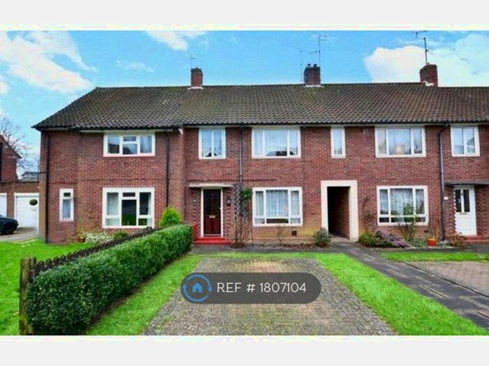 3 Bedroom Terraced House To Rent In Honeyhill Road, Bracknell, RG42