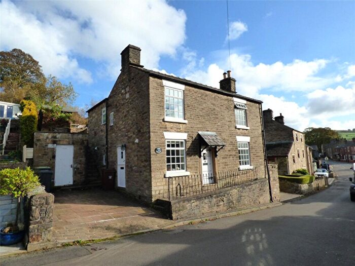 3 Bedroom Detached House For Sale In Old Road, Whaley Bridge, High Peak, Derbyshire, SK23