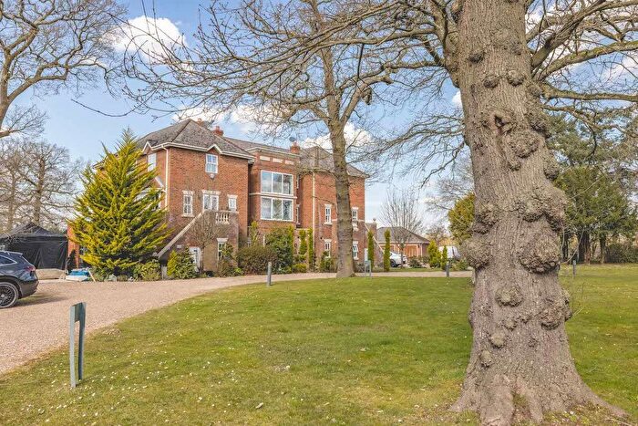 3 Bedroom Town House For Sale In Denham Road, Iver, SL0