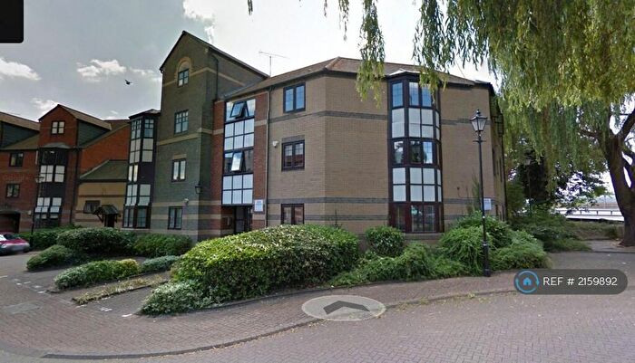 3 Bedroom Flat To Rent In New Bright Street, Reading, RG1