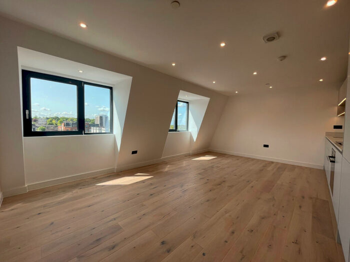 2 Bedroom Flat To Rent In Pembury Apartments, Fairfield Road, CM14