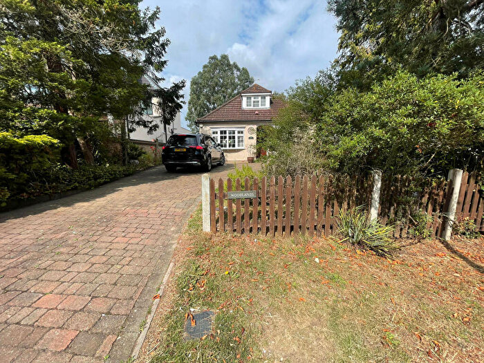 3 Bedroom Detached House To Rent In North Road, Romford, London, RM4