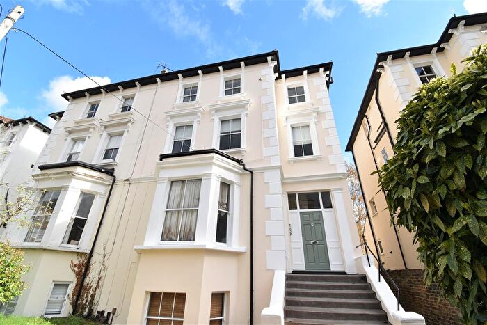 2 Bedroom Flat For Sale In St. Philips Road, Surbiton, KT6