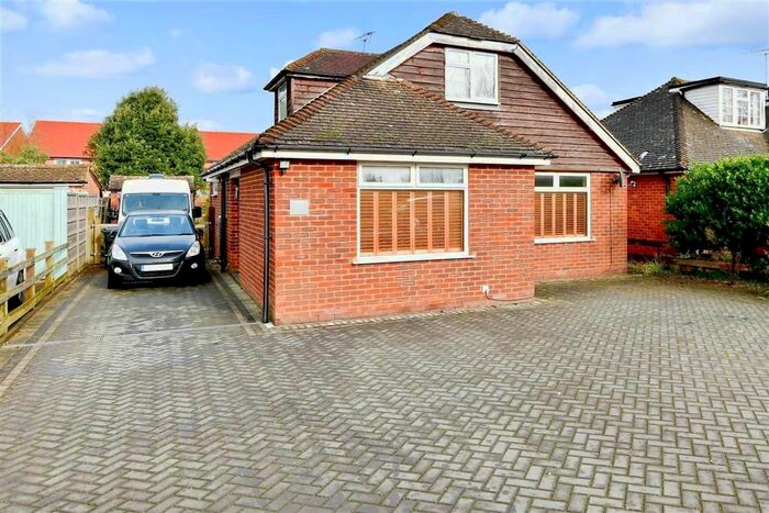4 Bedroom Detached Bungalow For Sale In Marden Road, Staplehurst, Tonbridge, Kent, TN12