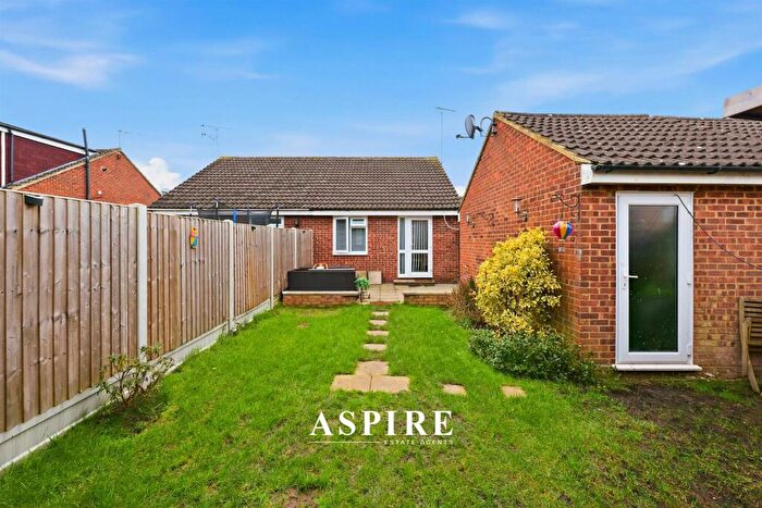 2 Bedroom Semi-Detached Bungalow For Sale In Willingale Avenue, Rayleigh, SS6