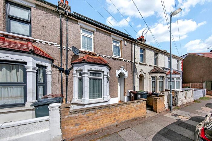 3 Bedroom Terraced House For Sale In Suffolk Road, Barking, IG11