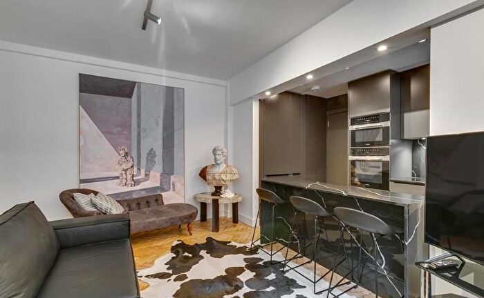 1 Bedroom Flat To Rent In Park Crescent, Fitzrovia, London, W1B